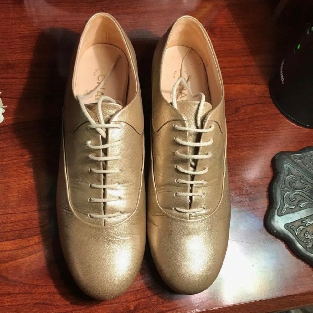 100% CHANEL Gold LaceUp Oxford Pearl 41.5 11.5 Box